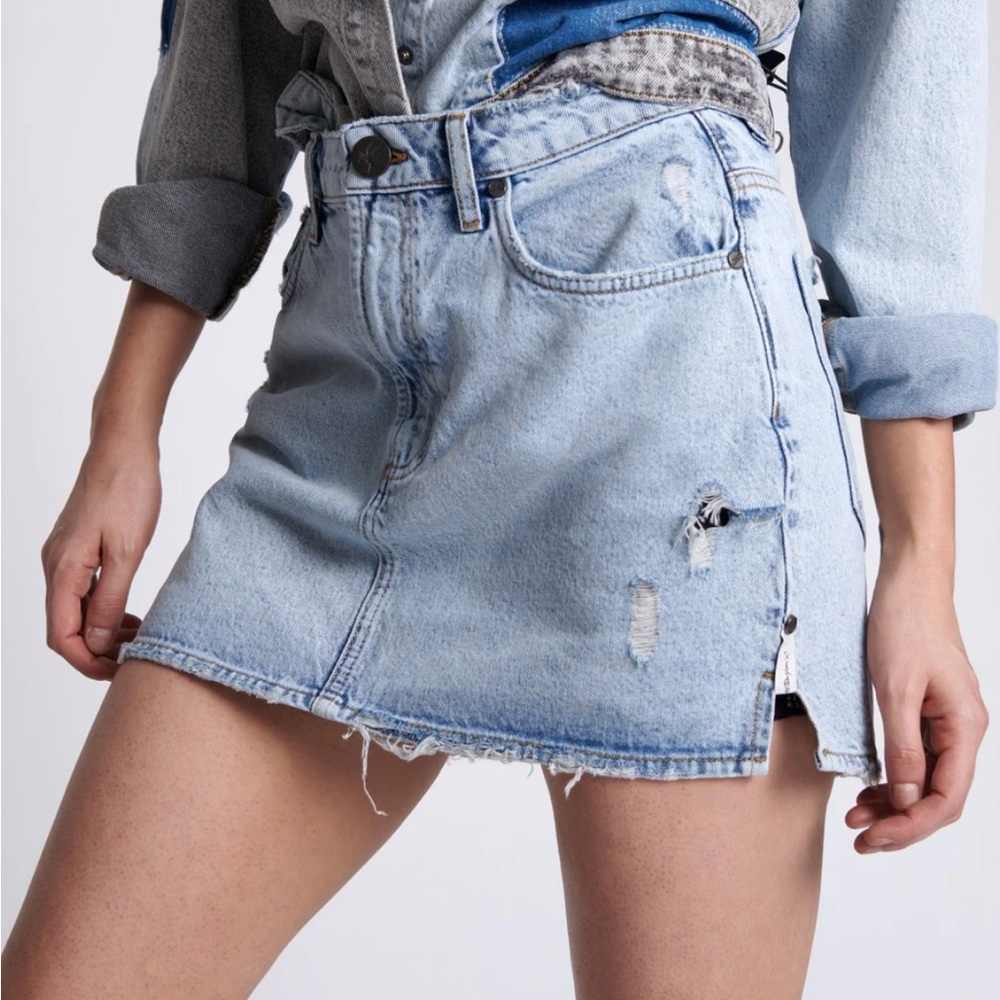 🦩One Teaspoon mini skirt!